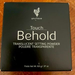 Younique brand Behold setting powder.